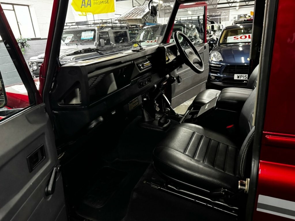 Land Rover Defender 90 Suv Green #12