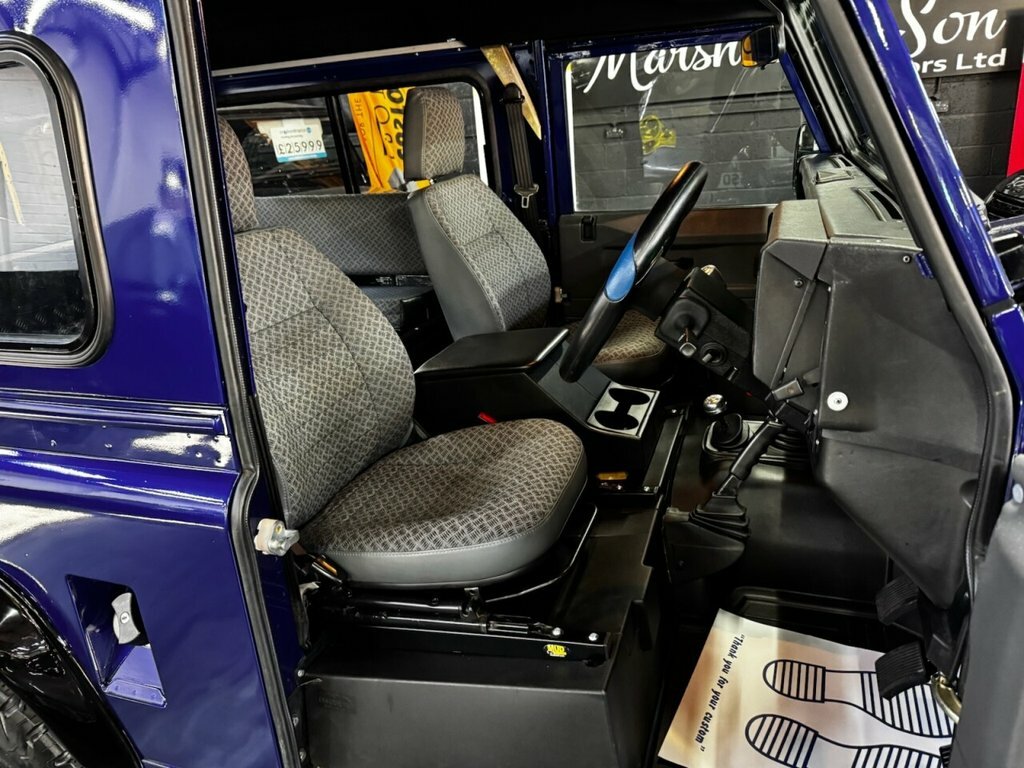 Land Rover Defender 90 Suv Green #8