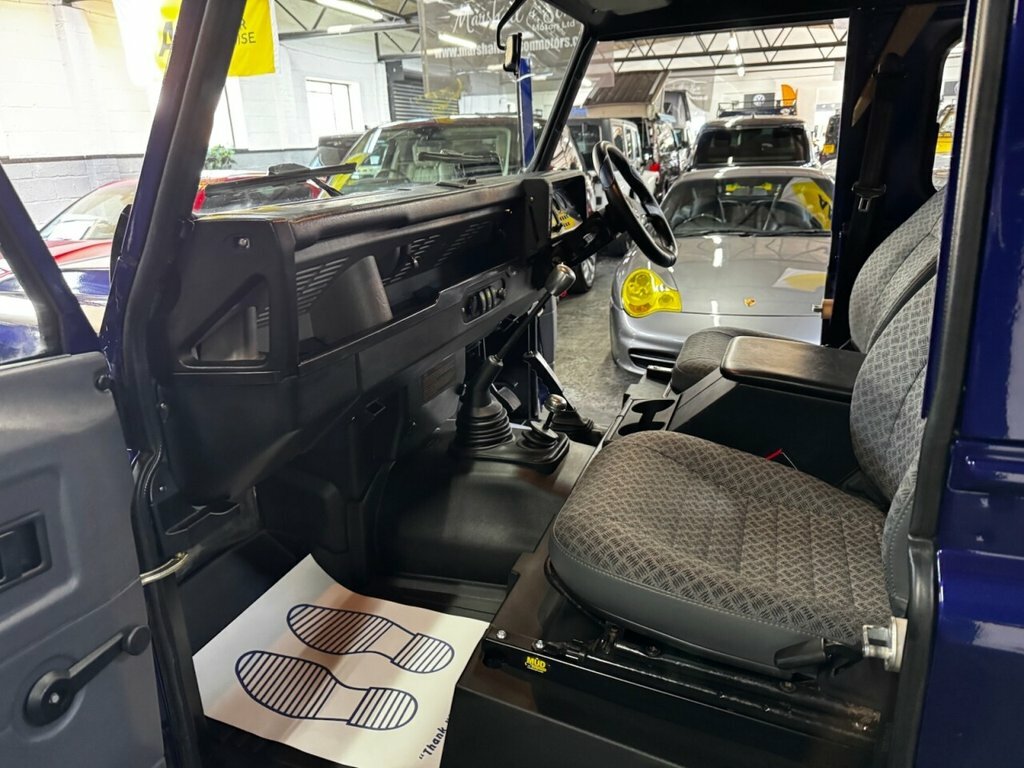 Land Rover Defender 90 Suv Green #15