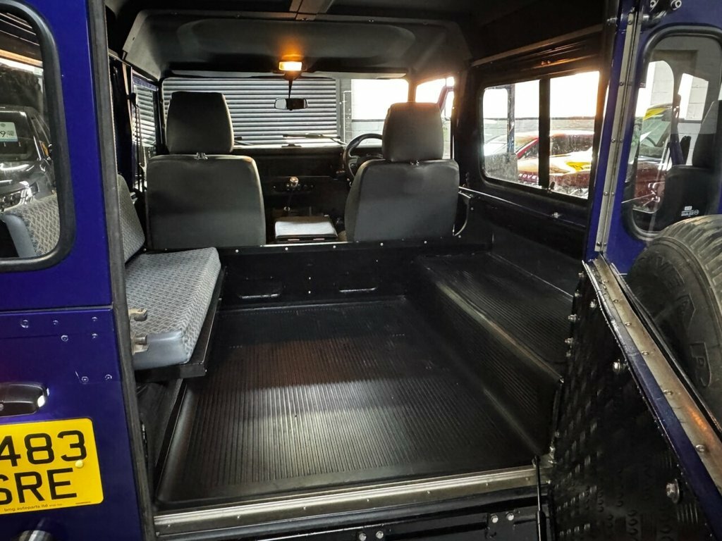 Land Rover Defender 90 Suv Green #11