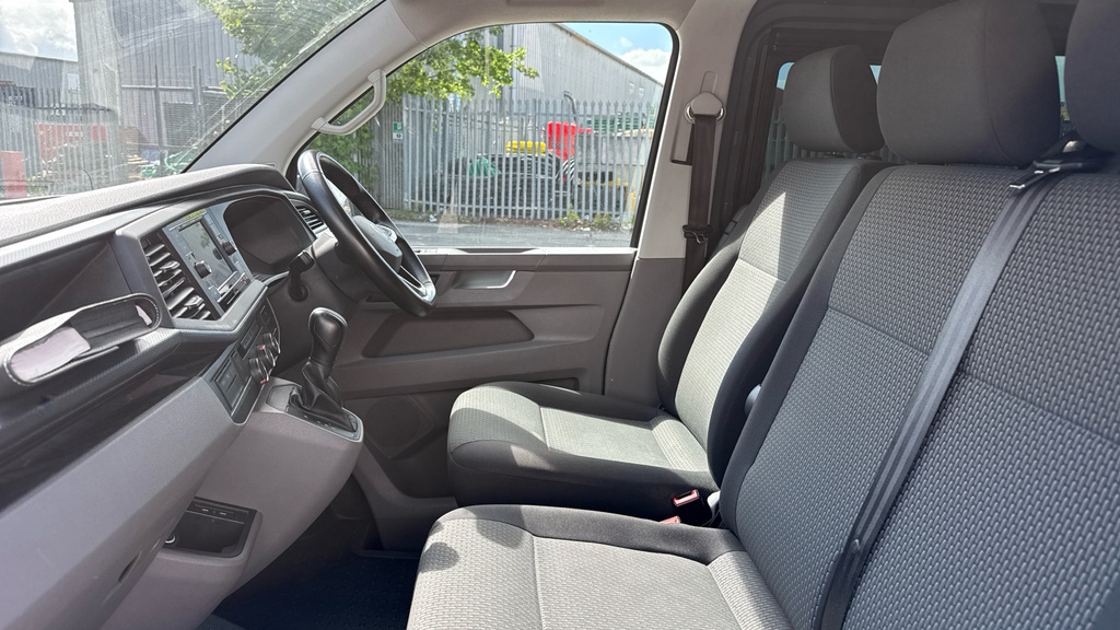 Volkswagen Transporter Transporter 2.0 Tdi 150 Highline Kombi Van Dsg FD73BDU Grey #2