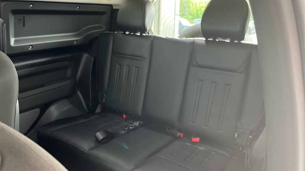 Land Rover Defender Defender 3.0 D250 Hard Top YG24XLC Silver #4