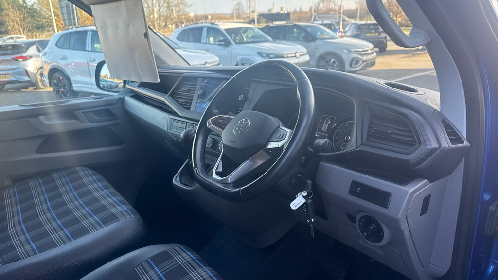 Volkswagen Transporter Transporter 2.0 Tdi 150 Highline Van Dsg CE23LVN Blue #6