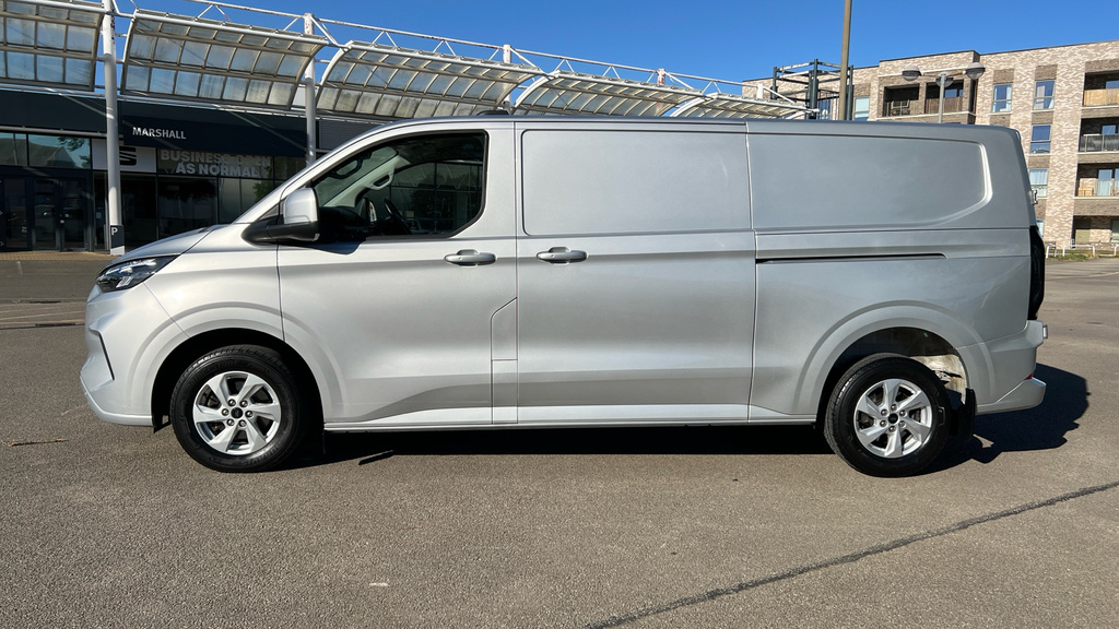 Ford Transit Custom Transit Custom 2.0 Ecoblue 136Ps H1 Van Limited Au DX25KGO Silver #4
