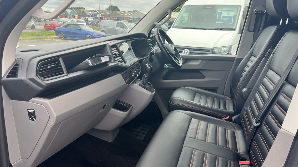 Volkswagen Transporter Transporter 2.0 Tdi 150 Highline Van Dsg WF72FGO Blue #2