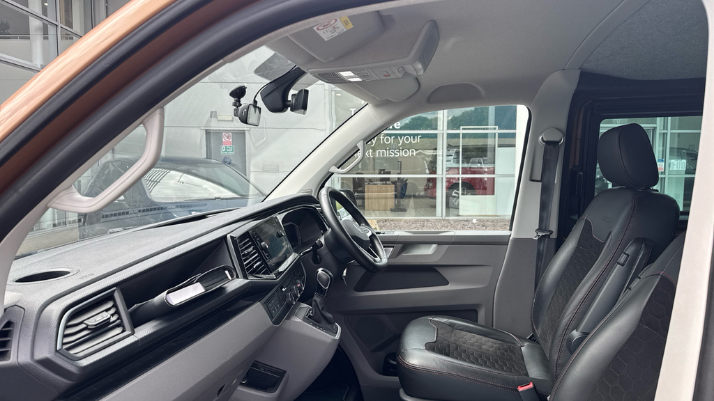 Volkswagen Transporter Sportline Transporter 2.0 Bitdi 204 Sportline Kombi Van Dsg Brown #2
