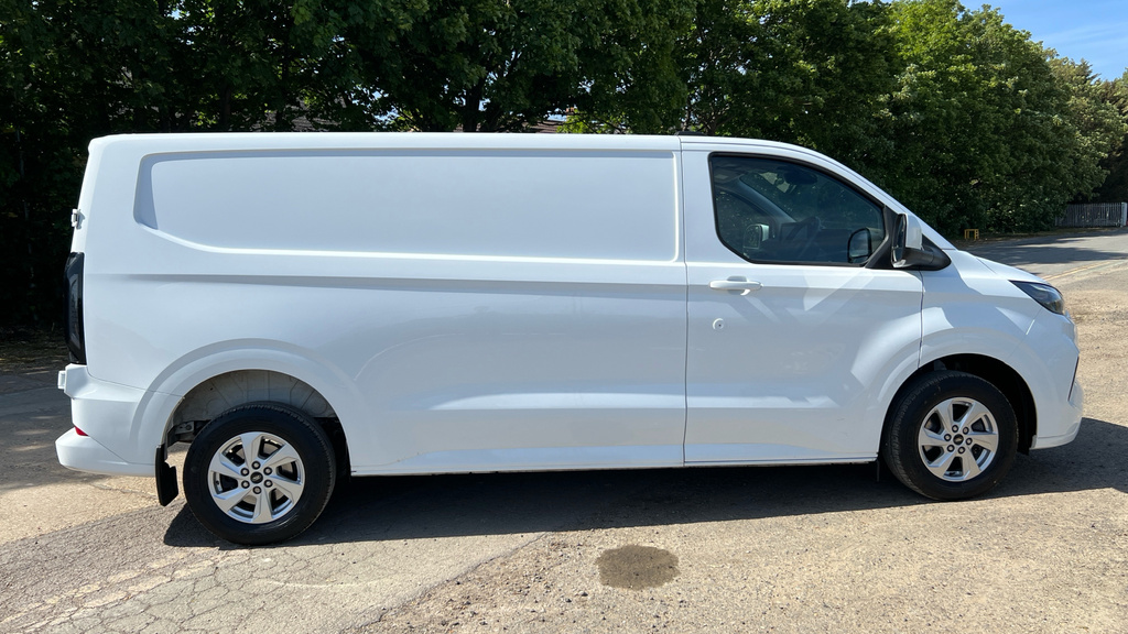 Ford Transit Custom Transit Custom 2.0 Ecoblue 136Ps H1 Van Limited YR24GNF White #6