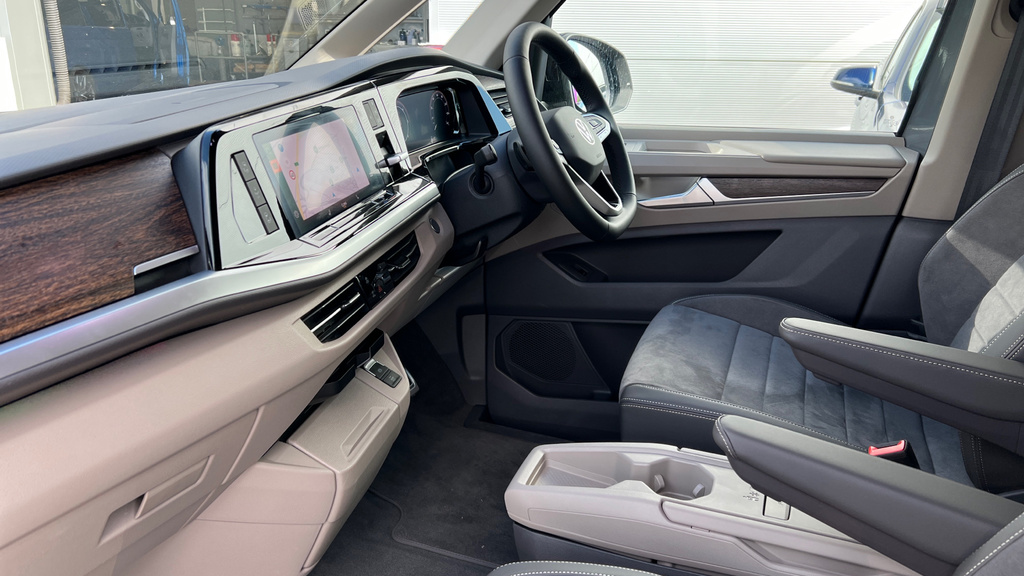 Volkswagen Multivan Multivan Style Standard 150 Ps 2.0 Tdi 7-Speed Dsg Grey #2