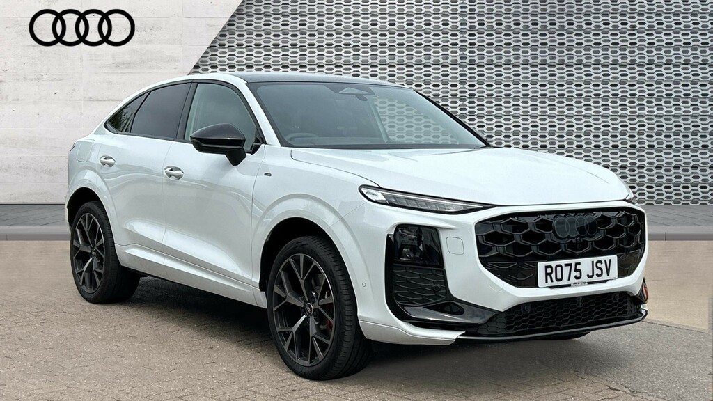Audi Q3 Q3 1.5 E-hybrid Launch Edition Plus S Tronic White
