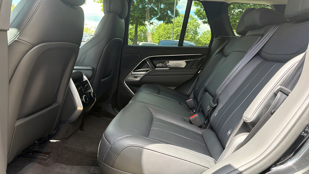 Land Rover Range Rover Range Rover 3.0 D300 Hse KT73OHJ Black #4