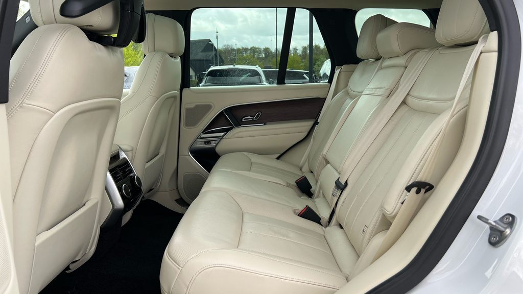 Land Rover Range Rover Range Rover 3.0 P400 Hse HV23SYU White #4