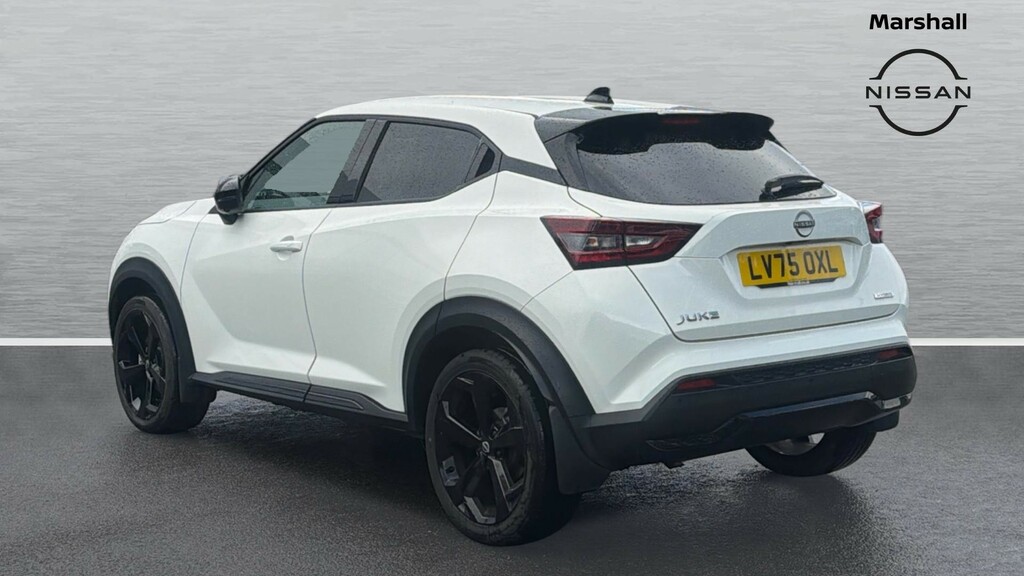 Nissan Juke Juke 1.6 Hybrid Tekna LV75OXL White #2