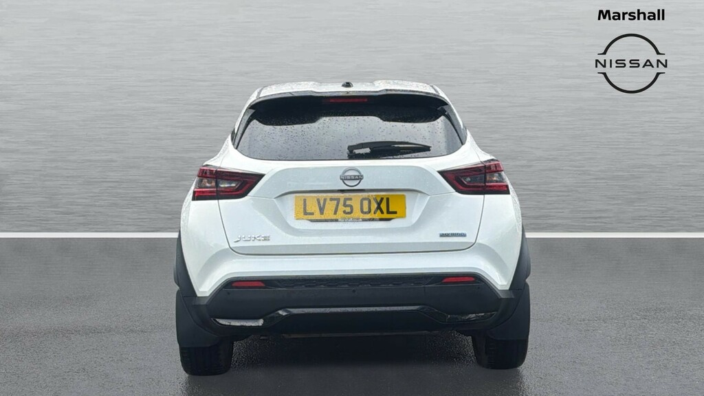 Nissan Juke Juke 1.6 Hybrid Tekna LV75OXL White #6
