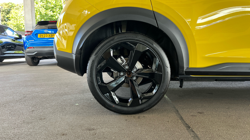 Nissan Juke Juke 1.0 Dig-t Tekna FE25KUG Yellow #4