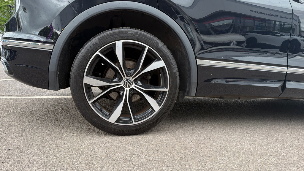 Volkswagen Tiguan Tiguan 1.5 Tsi 150 R-line Dsg OY23MUV Black #5