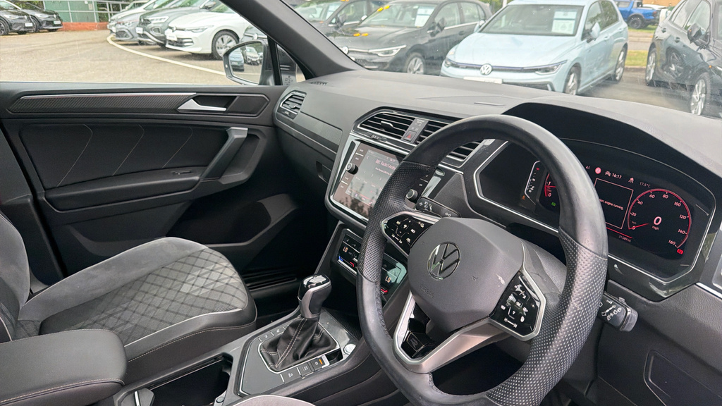 Volkswagen Tiguan Tiguan 1.5 Tsi 150 R-line Dsg OY23MUV Black #6