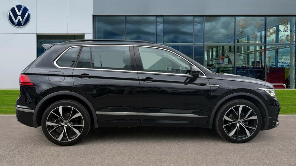 Volkswagen Tiguan Tiguan 1.5 Tsi 150 R-line Dsg OY23MUV Black #4