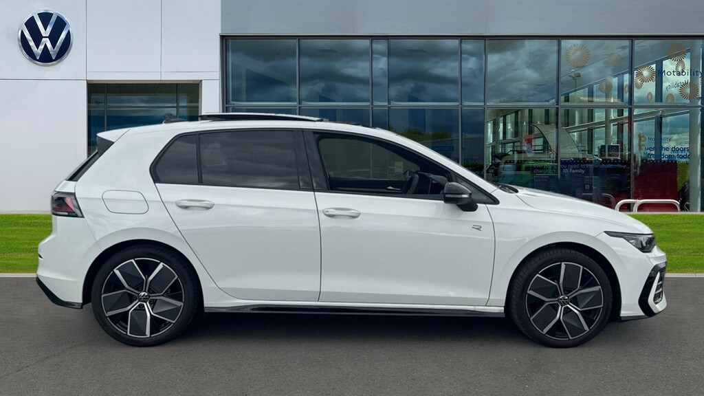 Volkswagen Golf Golf 1.5 Black Edition Etsi 150Ps Dsg FV75WFP White #4