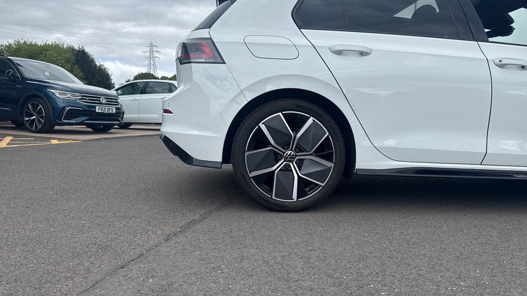 Volkswagen Golf Golf 1.5 Black Edition Etsi 150Ps Dsg FV75WFP White #5