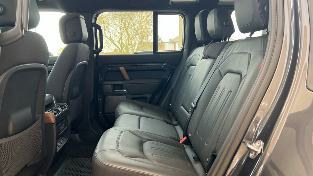 Land Rover Defender 110 Defender 3.0 D300 X 110 Grey #4