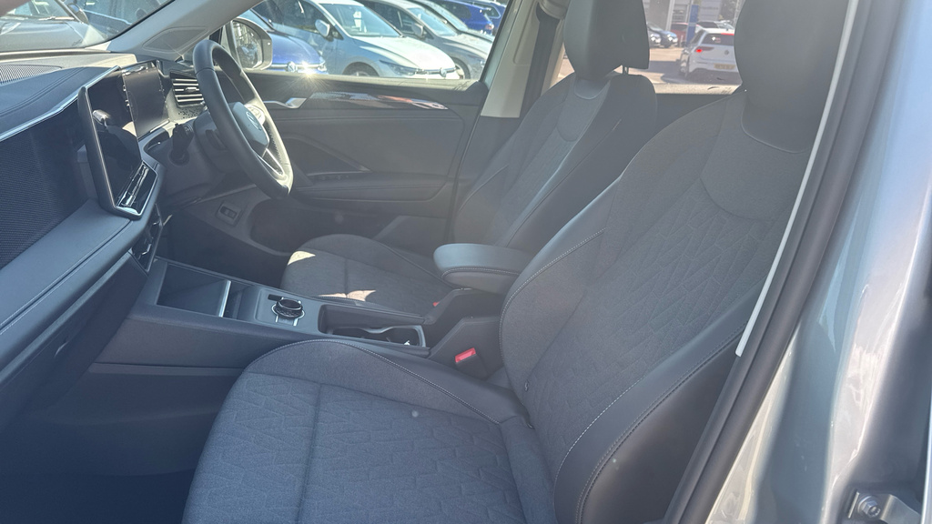 Volkswagen Tiguan Tiguan 1.5 Etsi 150 Match Dsg OY25DPN Silver #2