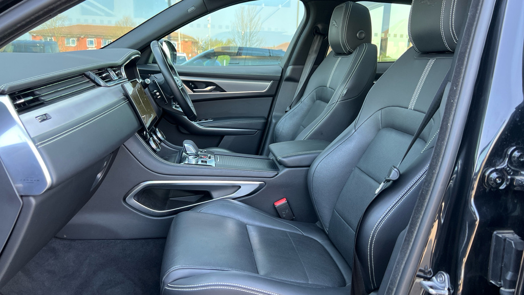Jaguar F-Pace F-pace 2.0 D200 R-dynamic Se Awd FT72VCA Black #3