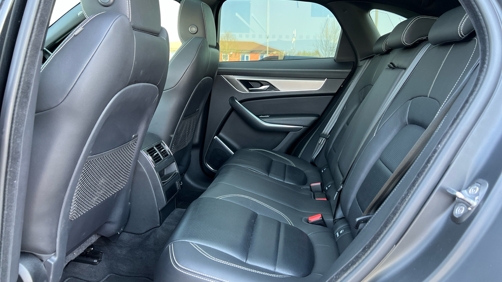Jaguar F-Pace F-pace 2.0 D200 R-dynamic Se Awd FT72VCA Black #4
