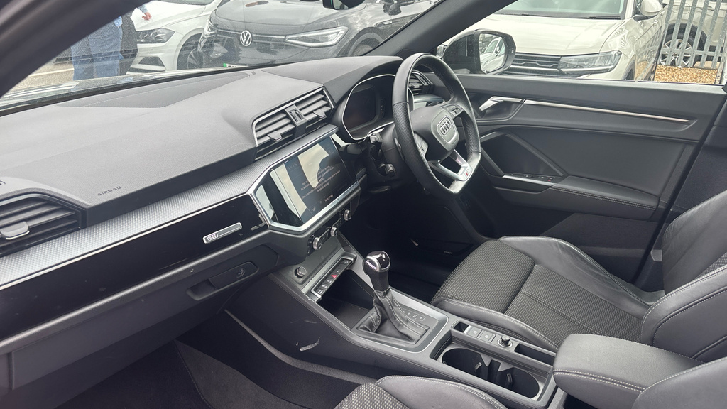 Audi Q3 Q3 35 Tfsi Black Edition S Tronic Tech Pack LP72FTF Black #2