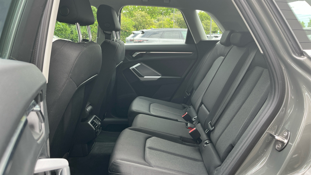 Audi Q3 Q3 35 Tfsi Sport S Tronic HF73HJF Grey #4