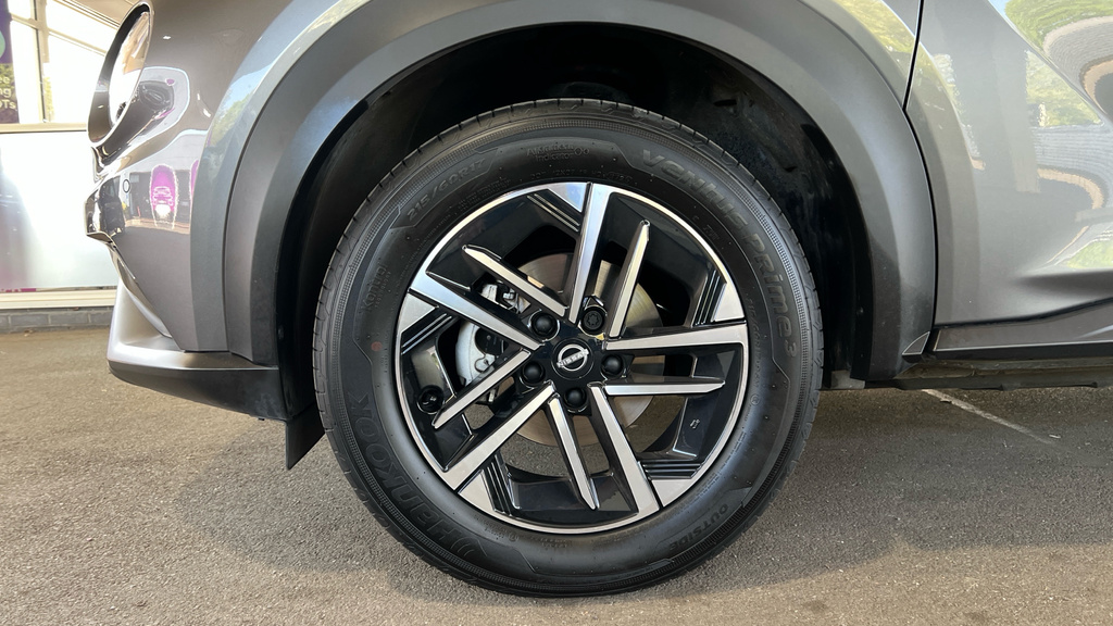 Nissan Juke Nissan Juke Hatchback 1.0 Dig-t N-connecta Dct FP75OHG Grey #4