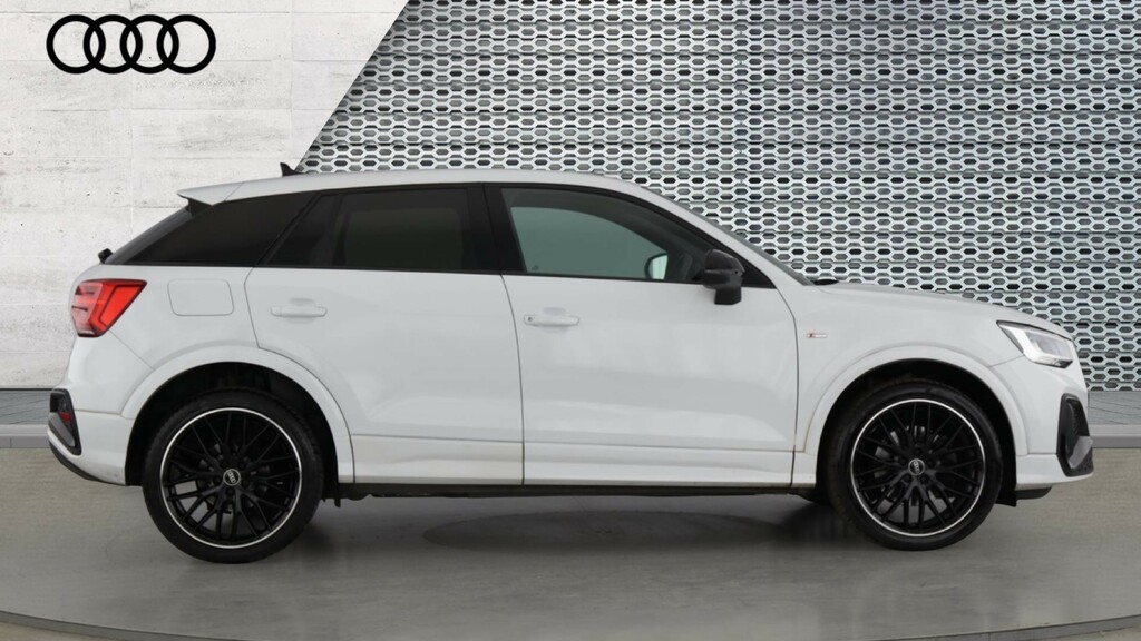 Audi Q2 Q2 35 Tfsi Black Edition S Tronic Cs White #4