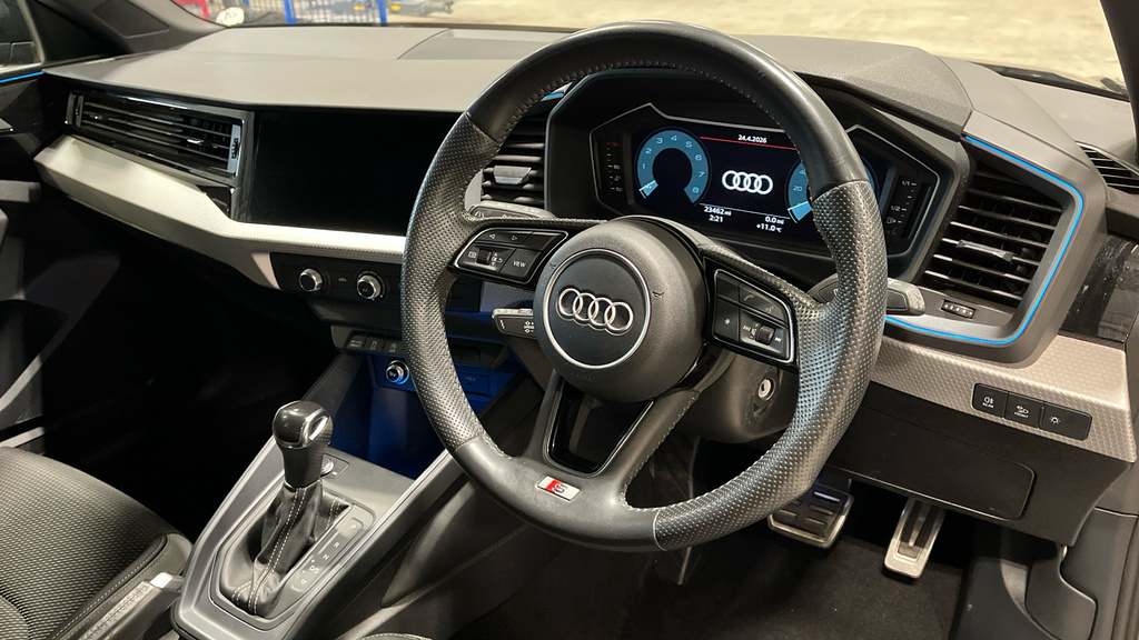 Audi A1 A1 35 Tfsi S Line S Tronic LY19OOU Black #6
