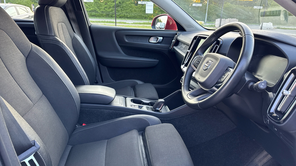 Volvo XC40 Xc40 1.5 T3 163 Momentum Pro Geartronic NL20ZFU Red #6