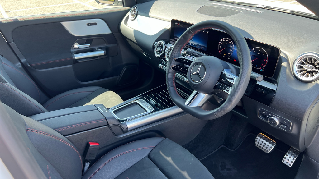 Mercedes-Benz GLA Class Gla 200D Amg Line Executive KP75JYU White #3