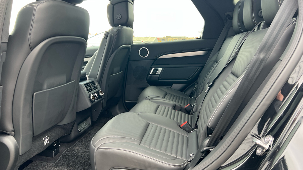 Land Rover Discovery Discovery 3.0 D350 Dynamic Hse AF26WFW Black #4