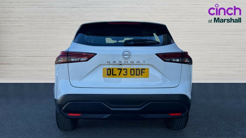 Nissan Qashqai Qashqai 1.3 Dig-t Mh 158 Acenta Premium Xtroni DL73ODF White #4