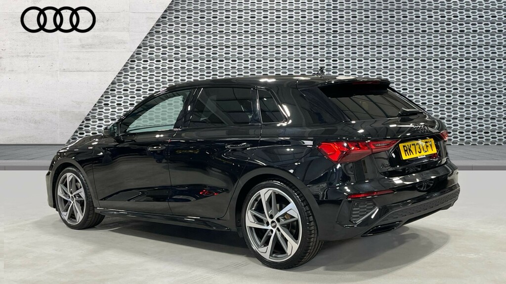 Audi A3 A3 35 Tfsi Black Edition S Tronic RK73LFY Black #3