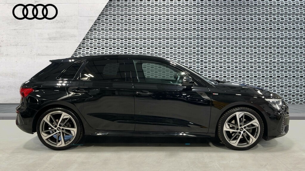 Audi A3 A3 35 Tfsi Black Edition S Tronic RK73LFY Black #4