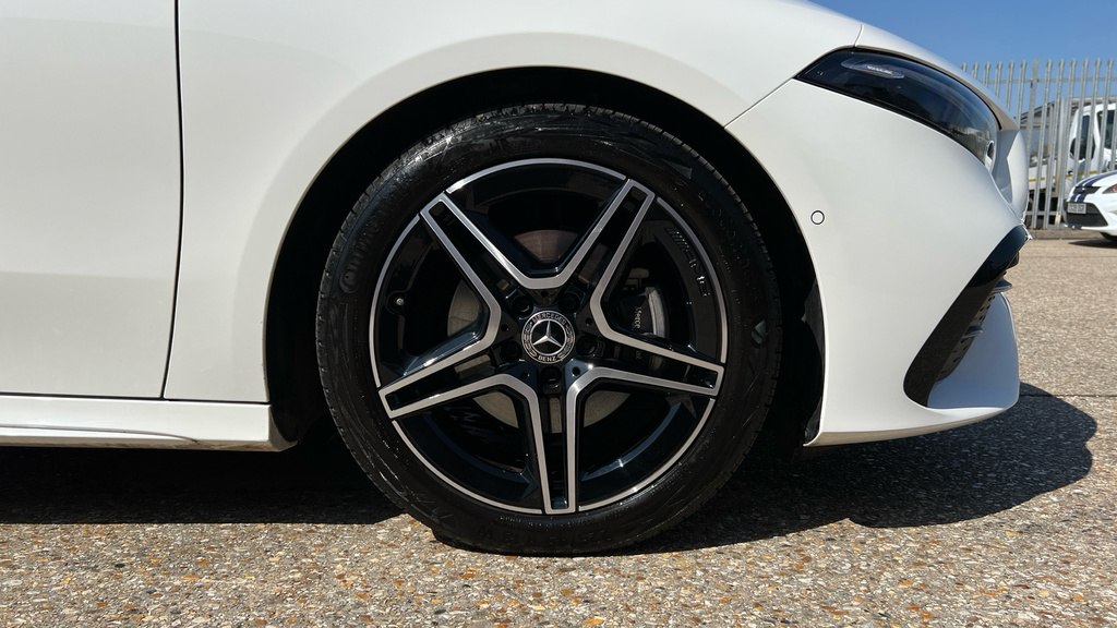 Mercedes-Benz A Class A200 Amg Line Executive KO25PLU White #5