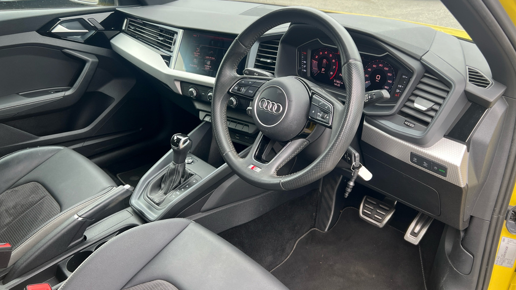 Audi A1 A1 35 Tfsi S Line Contrast Edition S Tronic RA19MFJ Yellow #6