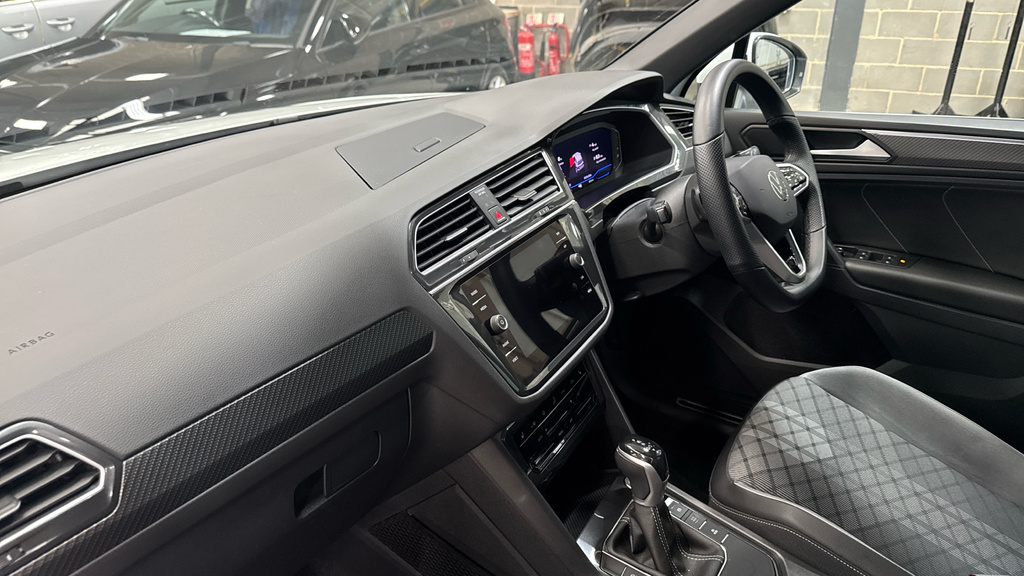 Volkswagen Tiguan Tiguan 1.5 Tsi 150 R-line Dsg White #2
