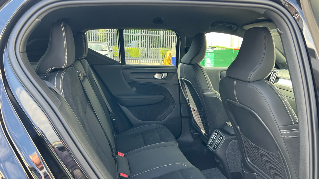 Volvo XC40 Xc40 2.0 B4p Plus Black Edition WF75DWO Black #6