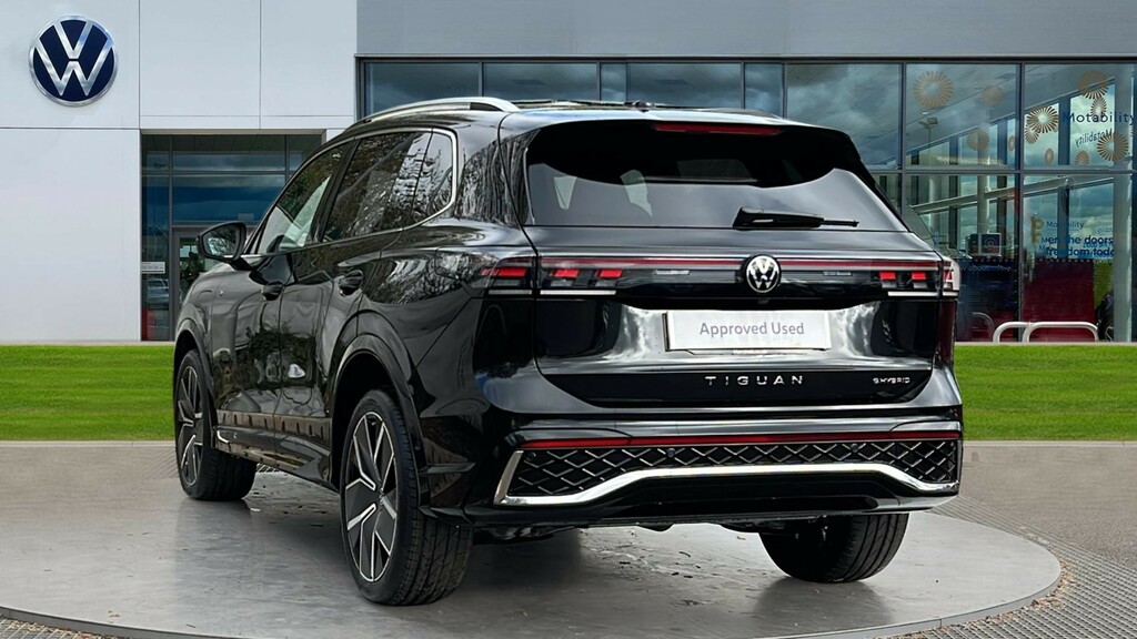 Volkswagen Tiguan Volkswagen Tiguan Estate 1.5 Tsi Ehybrid R-line KP26YPA Black #3