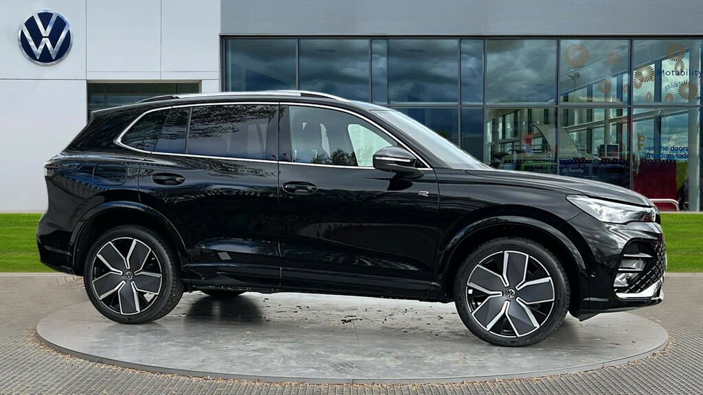 Volkswagen Tiguan Volkswagen Tiguan Estate 1.5 Tsi Ehybrid R-line KP26YPA Black #4