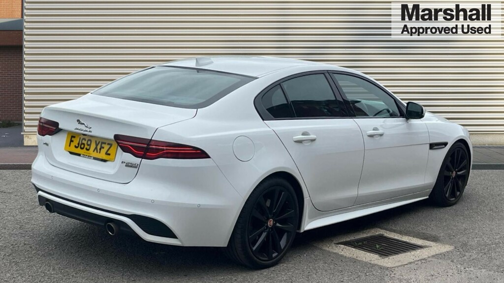 Jaguar XE Xe 2.0 R-dynamic Se FJ69XFZ White #3