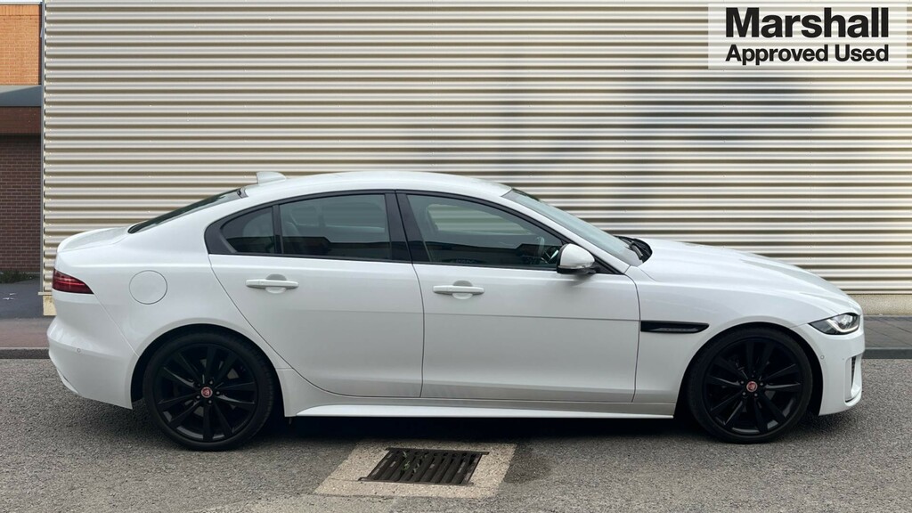 Jaguar XE Xe 2.0 R-dynamic Se FJ69XFZ White #2