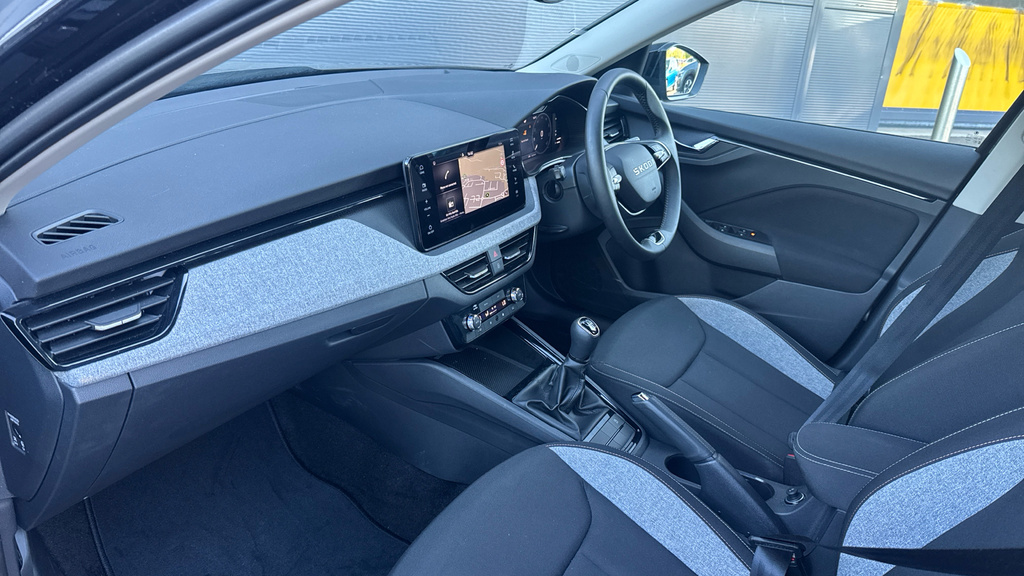 Skoda Kamiq Kamiq 1.0 Tsi Se Edition GJ75EYV Black #2