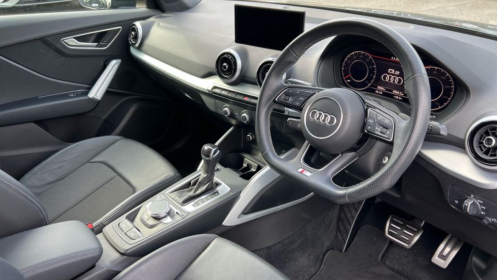 Audi Q2 Q2 35 Tfsi Black Edition S Tronic LV22DFO Black #6