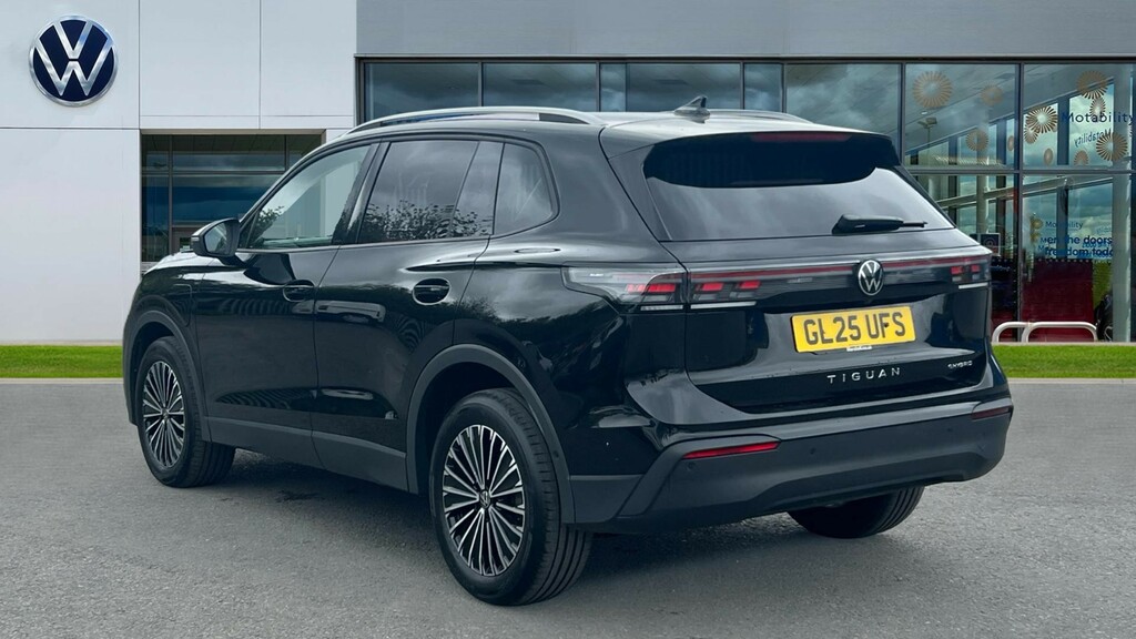 Volkswagen Tiguan Tiguan 1.5 Tsi Ehybrid Match Dsg GL25UFS Black #3