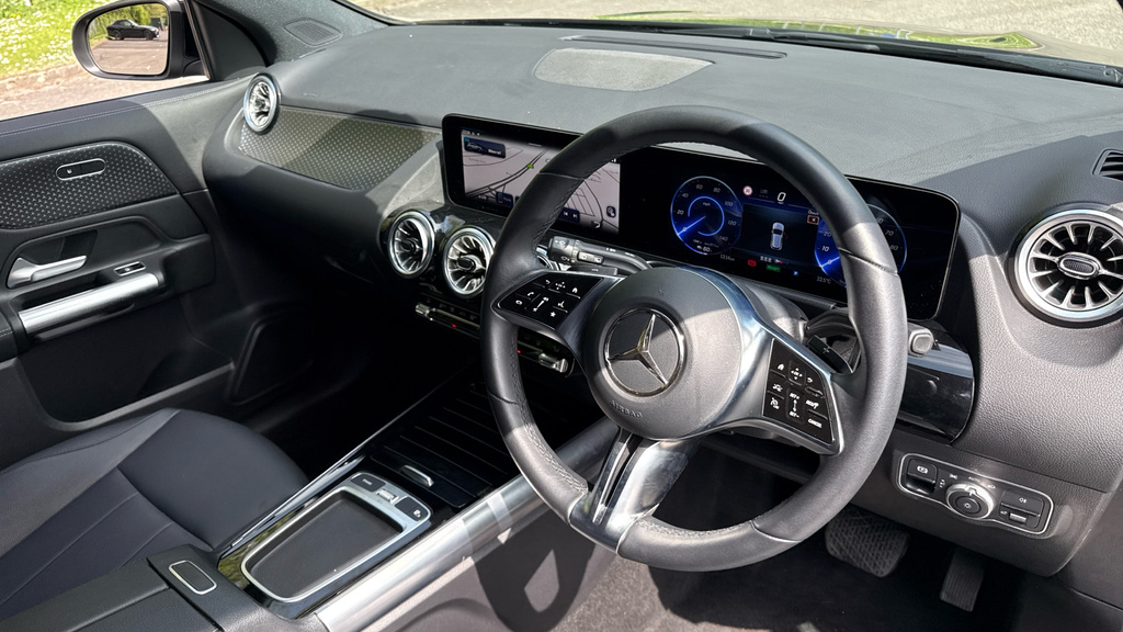 Mercedes-Benz EQA Eqa 250 140Kw Sport Executive 70.5Kwh KU25FSN Black #3